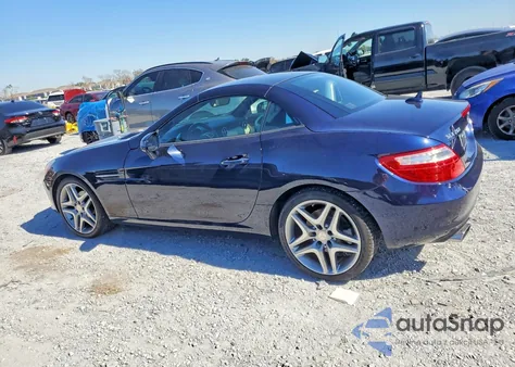 2015 Mercedes-Benz Slk 250 z USA, uszkodzony, nr VIN WDDPK4HA5FF106100